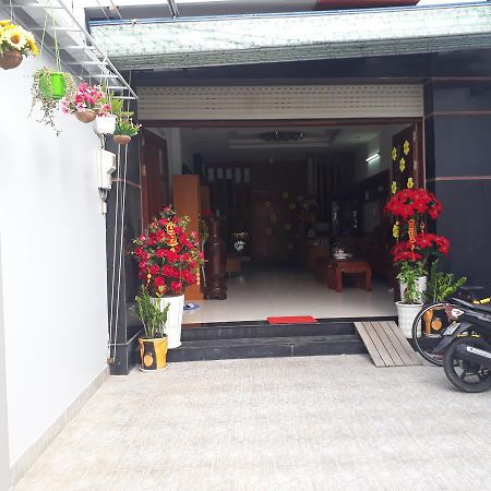 Hostel Ngoc Lien Туй Хоа Екстериор снимка