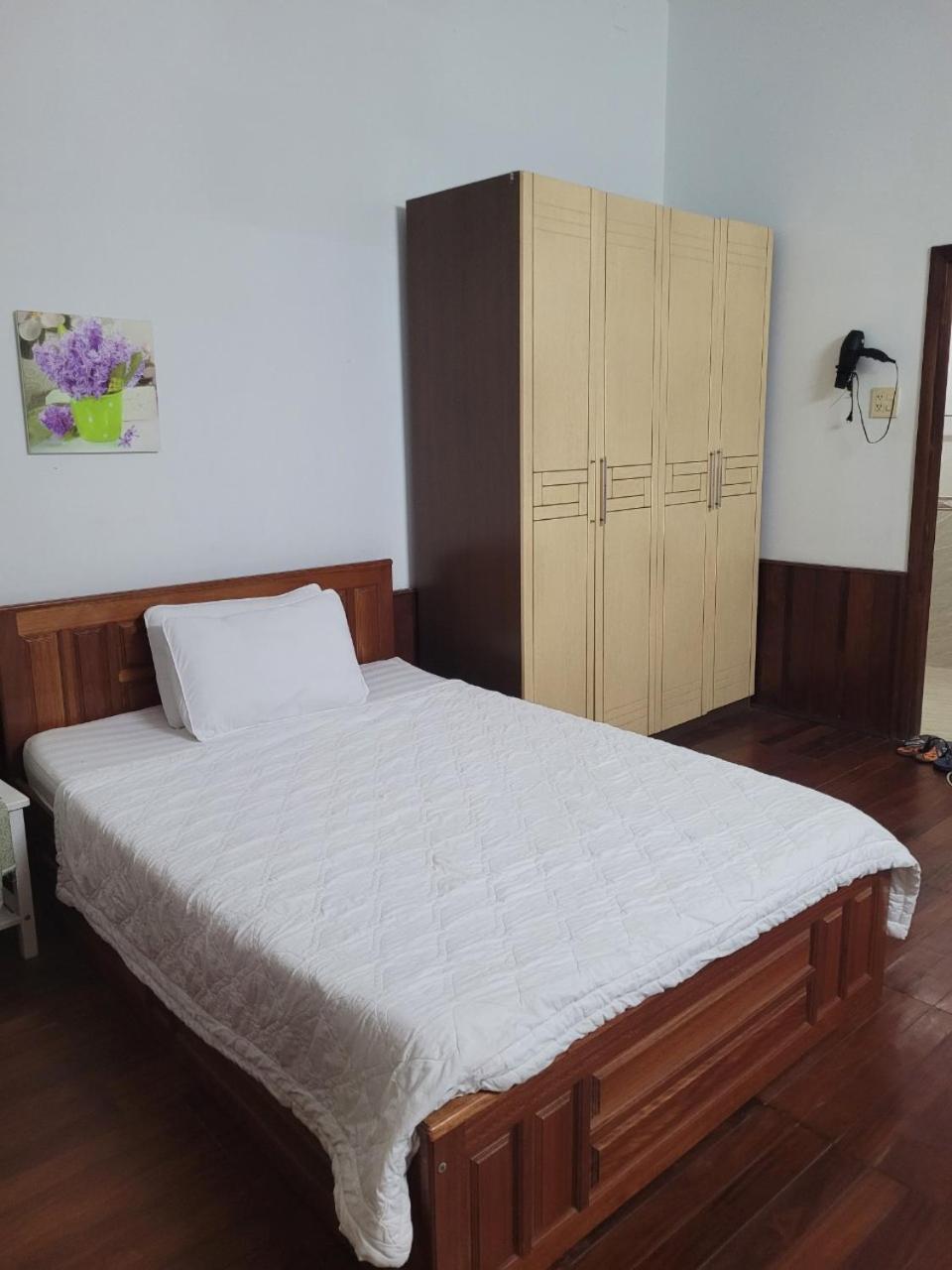 Hostel Ngoc Lien Туй Хоа Екстериор снимка